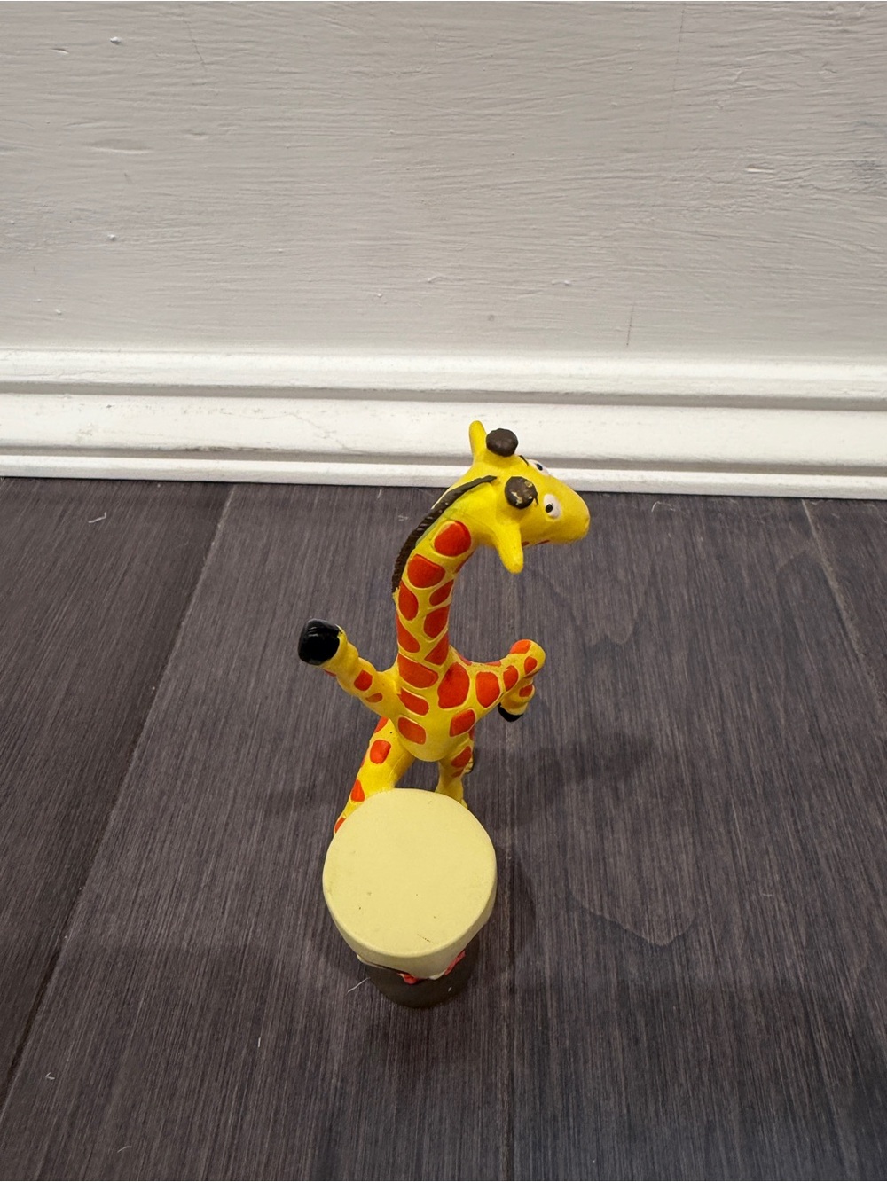 Tonies Box Audio Yellow and Red Giraffe Toy Drum Giraffes Can’t Dance Music Song - Picture 3 of 4